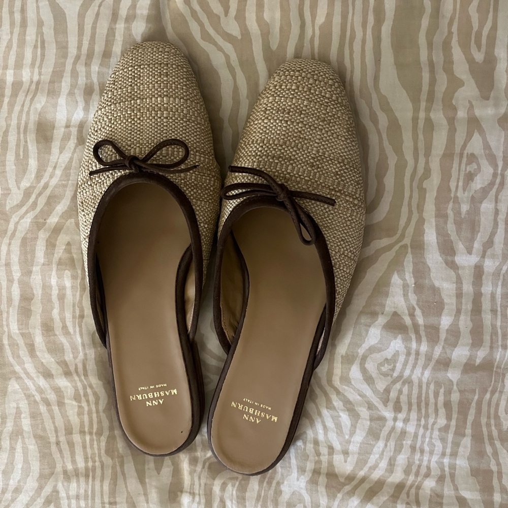 ANN MASHBURN Woven Tan Mules with Brown Trim